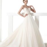 Νυφικό Pronovias από τη συλλογή GLAMOR με πέρλες