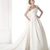 Νυφικό από τη συλλογή GLAMOR από την Pronovias lush