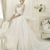 Δαντελένιο νυφικό Pronovias