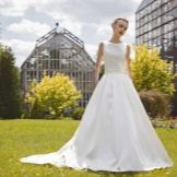 Tulipia wedding dress with train