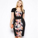 Sheath dress combined of black and colored fabric for overweight