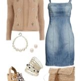 Beige accessories for a denim dress