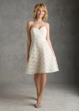 Robe de mariée midi avec dentelle