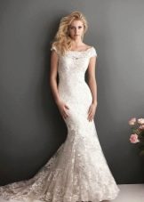Ivory lace wedding dress