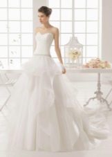 Tiered wedding dress from Air Barcelona 2016