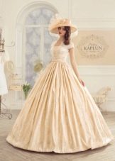 Lush wedding dress with lace