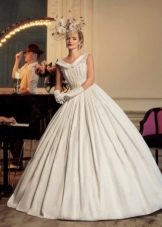 Lush wedding dress from the Jazz Sounds collection of Tatyana Kaplun