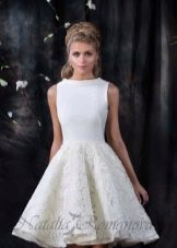 Short wedding dress from the EUROPE COLLECTION collection