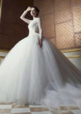 Robe de mariée fermée luxuriante