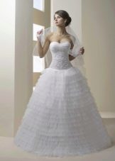 Wedding dress expanded with pearls