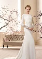 Wedding dress with lace belt