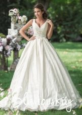 Lush wedding dress from the Slanovski brand