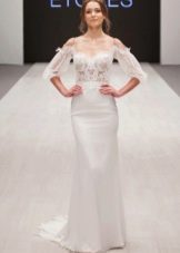 Off-shoulder wedding dress by Ange Etoiles