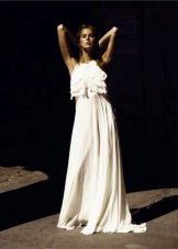 Wedding dress from Hugo Zaldi is fancy