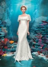 Off-shoulder wedding dress