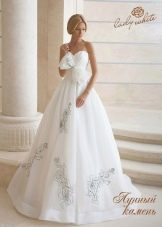 Wedding dress from the collection Diamond from Lady White with a voluminous flower