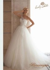 Wedding dress from the collection Diamond from Lady White is magnificent