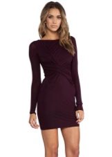 Short sheath dress in eggplant color