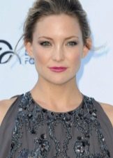 Eye makeup for a gray dress