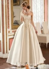 Lush wedding dress from Tatiana Kaplun with pearls