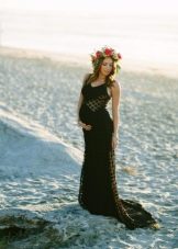 Dress for a photo shoot of a pregnant woman