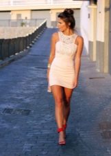 Slim fit short dress in milky color with guipure