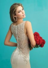 Dress with guipure on the back