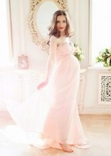 Pink dress for pregnant