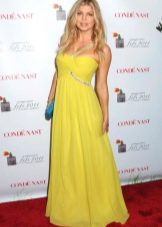 Matching dress for women of Autumn color type - Fergie