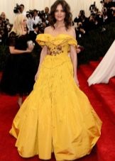 Long mustard dress for women of color type Autumn