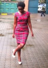 Robe midi à carreaux rouge stricte