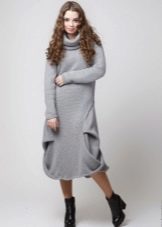 Warm balloon dress with a length below the knee