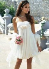 Accessories and decorations for a balloon dress