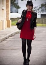 Hat, jacket and black tights for a straight silhouette dress