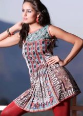Tunic dress in oriental style