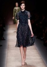 Dress with short sleeves in the style of dandies
