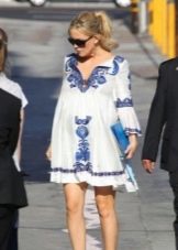 Tunic for a pregnant woman