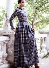 Long dress in blue and black plaid with a full skirt