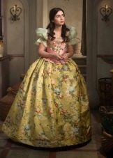 Baroque yellow dress