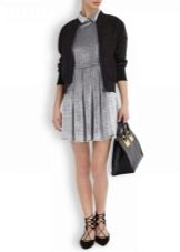 Ballerinas with laces for a pleated dress
