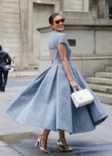 Pleated midi dress with large pleats