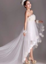 High-waisted short wedding dress with train