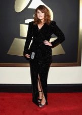 Dress with a slit for chubby