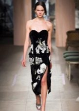 Strapless evening dress with flowers
