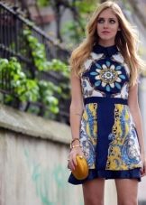 Robe foulard courte avec col
