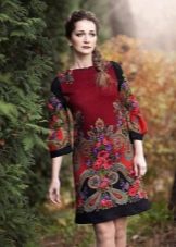 Robe rouge de châles Pavloposad avec imprimé