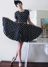 Dress with a skirt sun with small sleeves