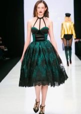 Lush fitted dress of medium length