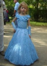 Elegant dress for girls knitted long