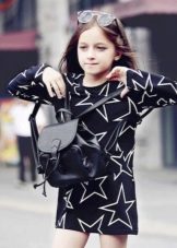 Short straight dress for a girl of 11 years old